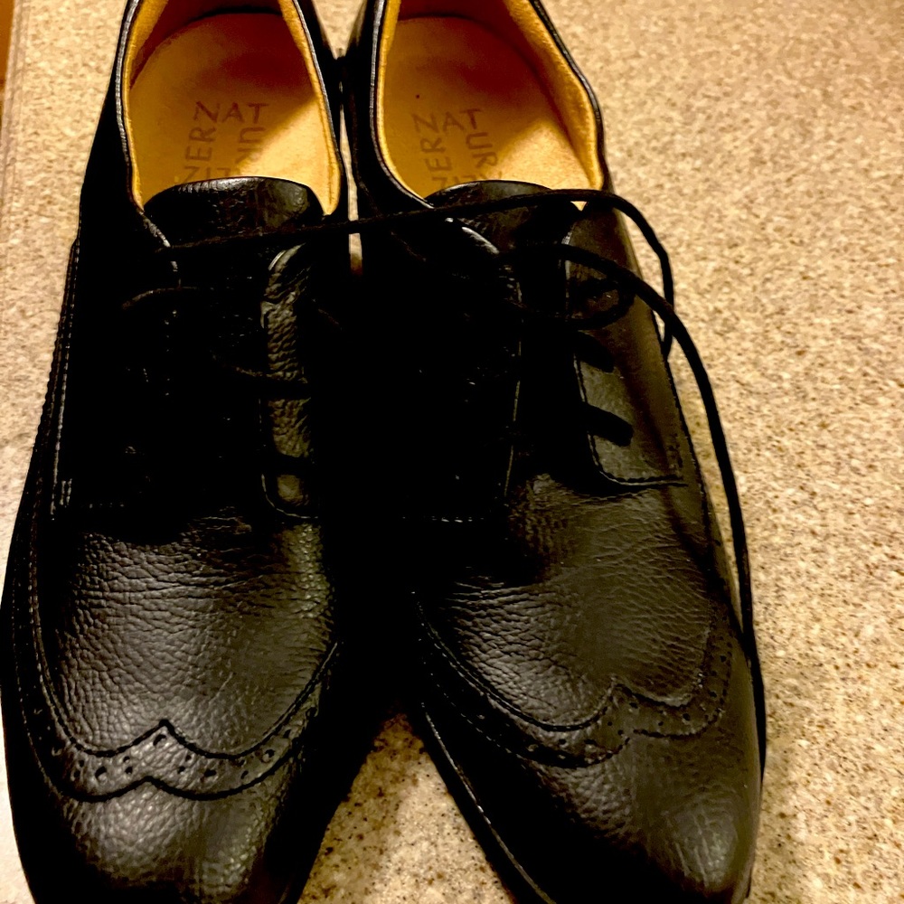 Women dress shoes Naturalizer size 8.5